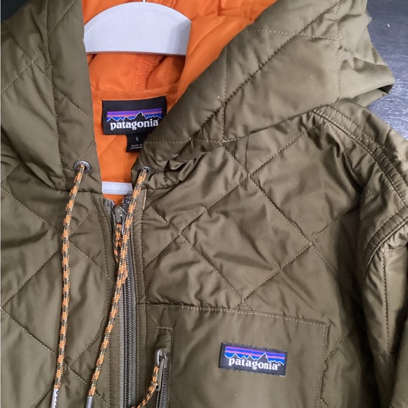 Patagonia olive  Green Hooded Jacket with Orange Interior - Picture 3 of 10